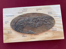 Miniatur-Bronze-Alpenrelief als Geschenkidee