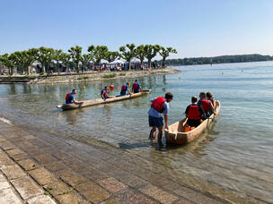 Internationale Einbaumregatta im Konstanzer Hafen