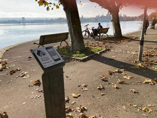 Metall-Infostele mit QR-Codetafel zum Info-Stop "Konstanzer Bucht"