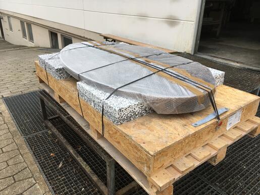 13.04.2022 Huckepack: Rohmodell des Alpenreliefs und Bronzerelief