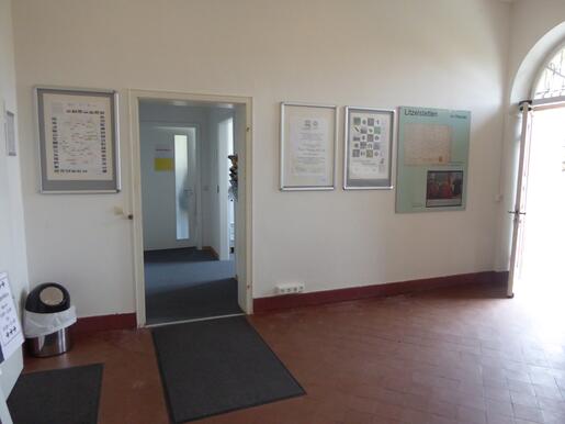 Welterbe-Urkunde und Informationstafeln im Rathaus / Ortsverwaltung Litzelstetten, (c) Foto: Ortsverwaltung Litzelstetten